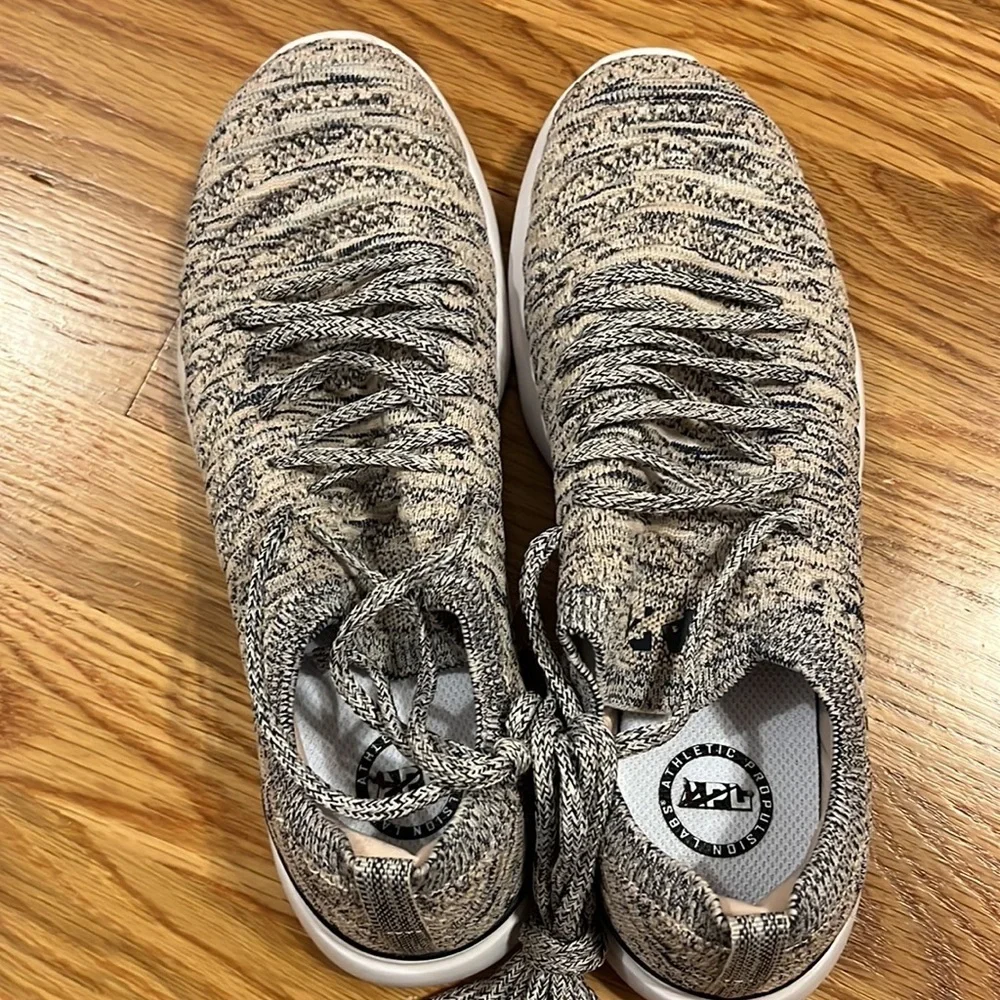 NEW APL TechLoom Wave Sneakers Size 8